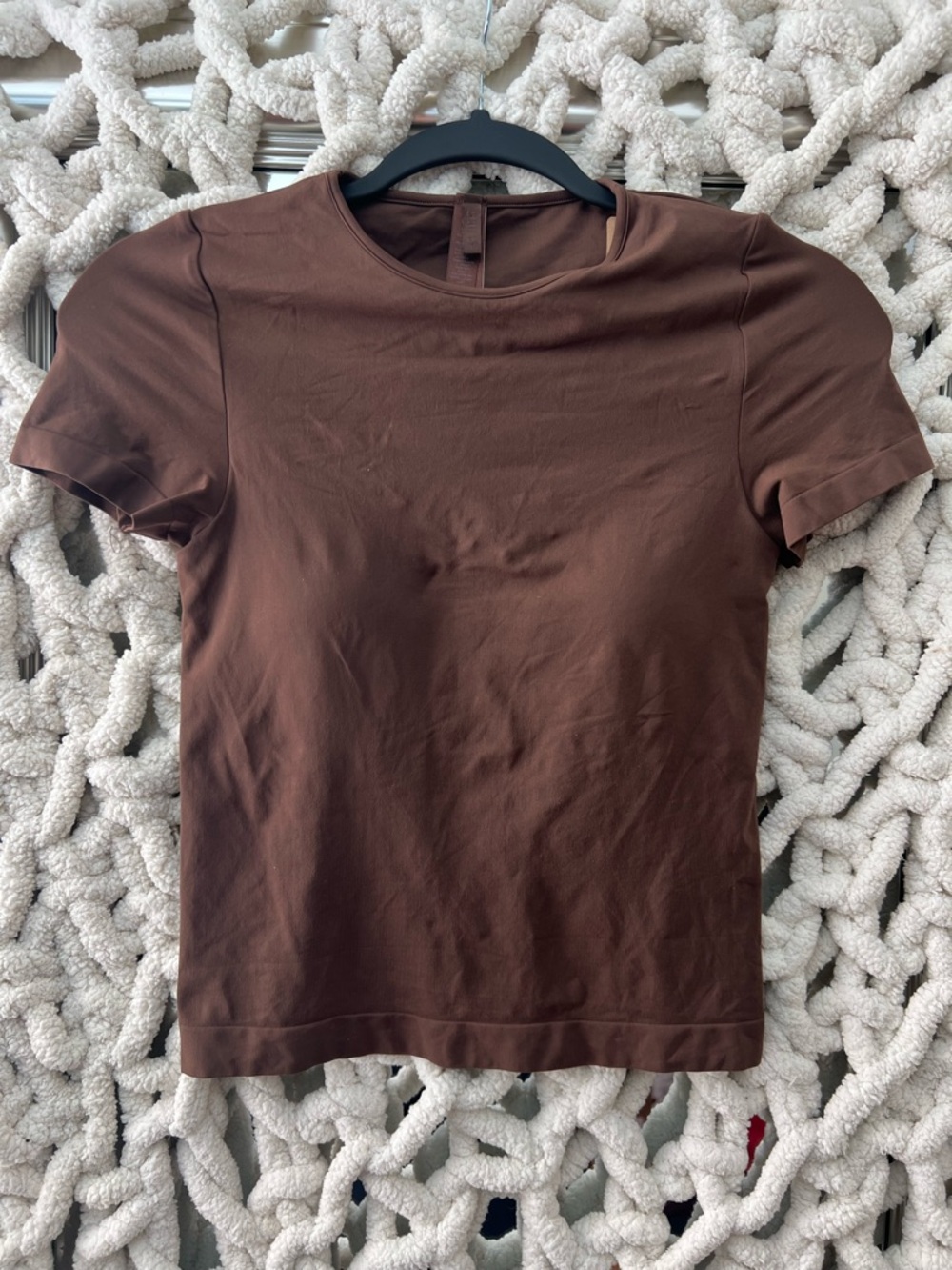 SKIMS SOFT SMOOTHING SEAMLESS T-SHIRT MOLDED CUP NWT - COCOA